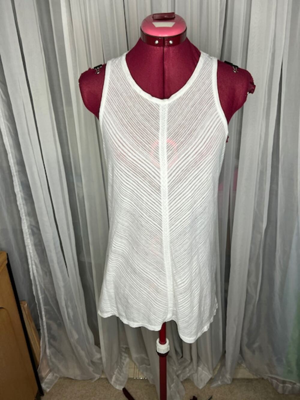 Athleta tank top sheer chevron